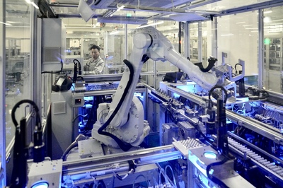 劳动报-智能工厂调查|诺雅克高端电器:得益于柔性生产场景,效率提升50%、出口显著增长